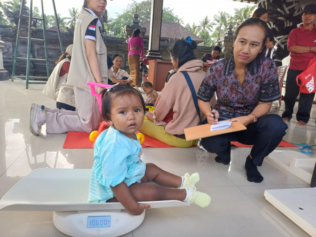 Pelaksanaan Kegiatan Posyandu Balita, Lansia Banjar Dinas Balangan Kangin Desa Kuwum